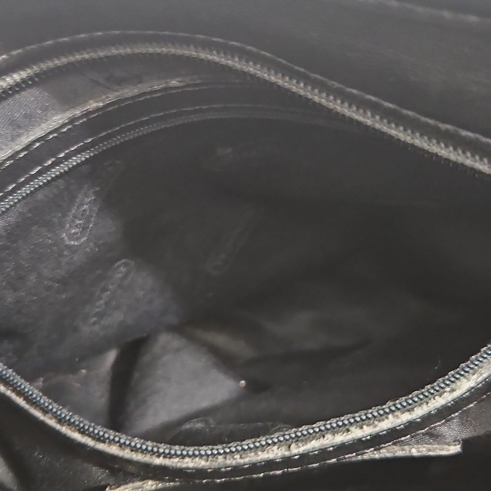 Coach Chelsea Zip Top Shoulder Bag Black Glove Tanned Leather 6000 USA - Picture 8 of 15